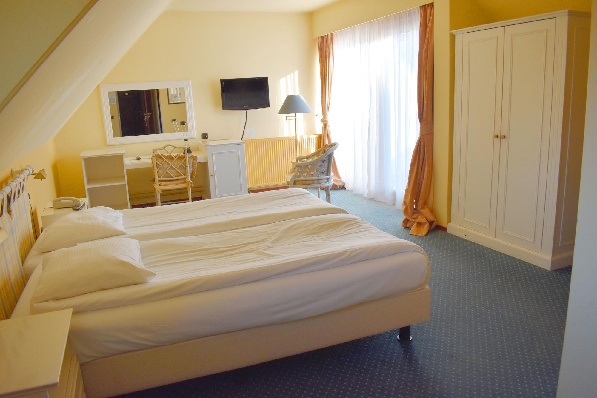 Fletcher Hotel-Restaurant Kasteel Erenstein Керкраде Екстериор снимка