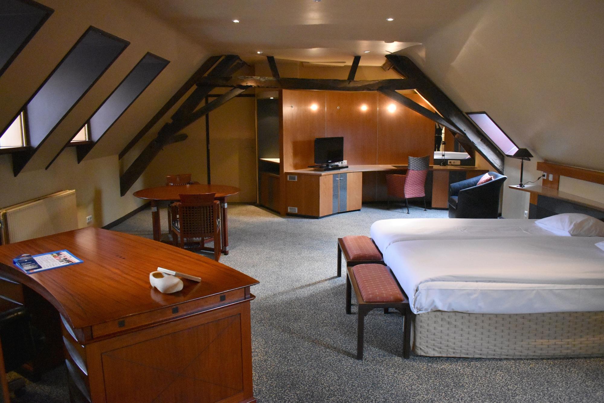 Fletcher Hotel-Restaurant Kasteel Erenstein Керкраде Екстериор снимка