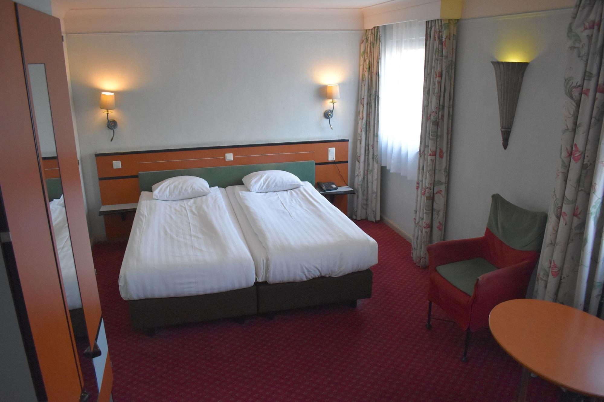 Fletcher Hotel-Restaurant Kasteel Erenstein Керкраде Екстериор снимка