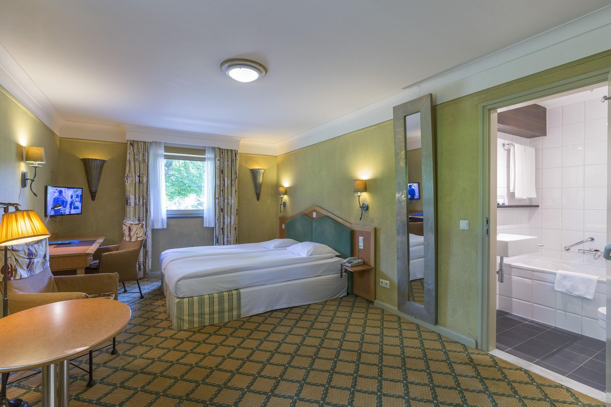 Fletcher Hotel-Restaurant Kasteel Erenstein Керкраде Екстериор снимка