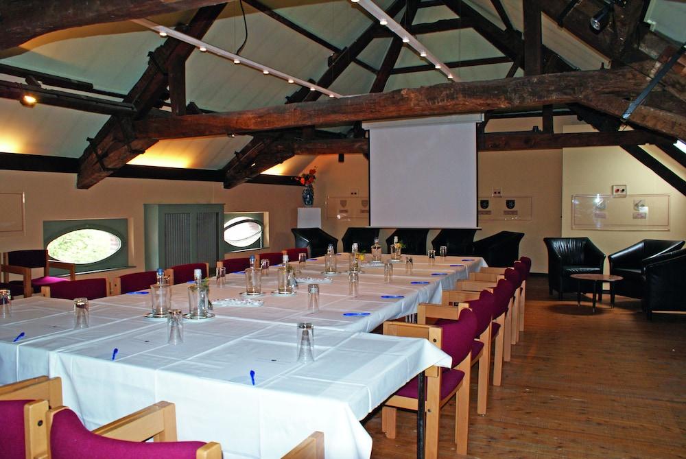 Fletcher Hotel-Restaurant Kasteel Erenstein Керкраде Екстериор снимка