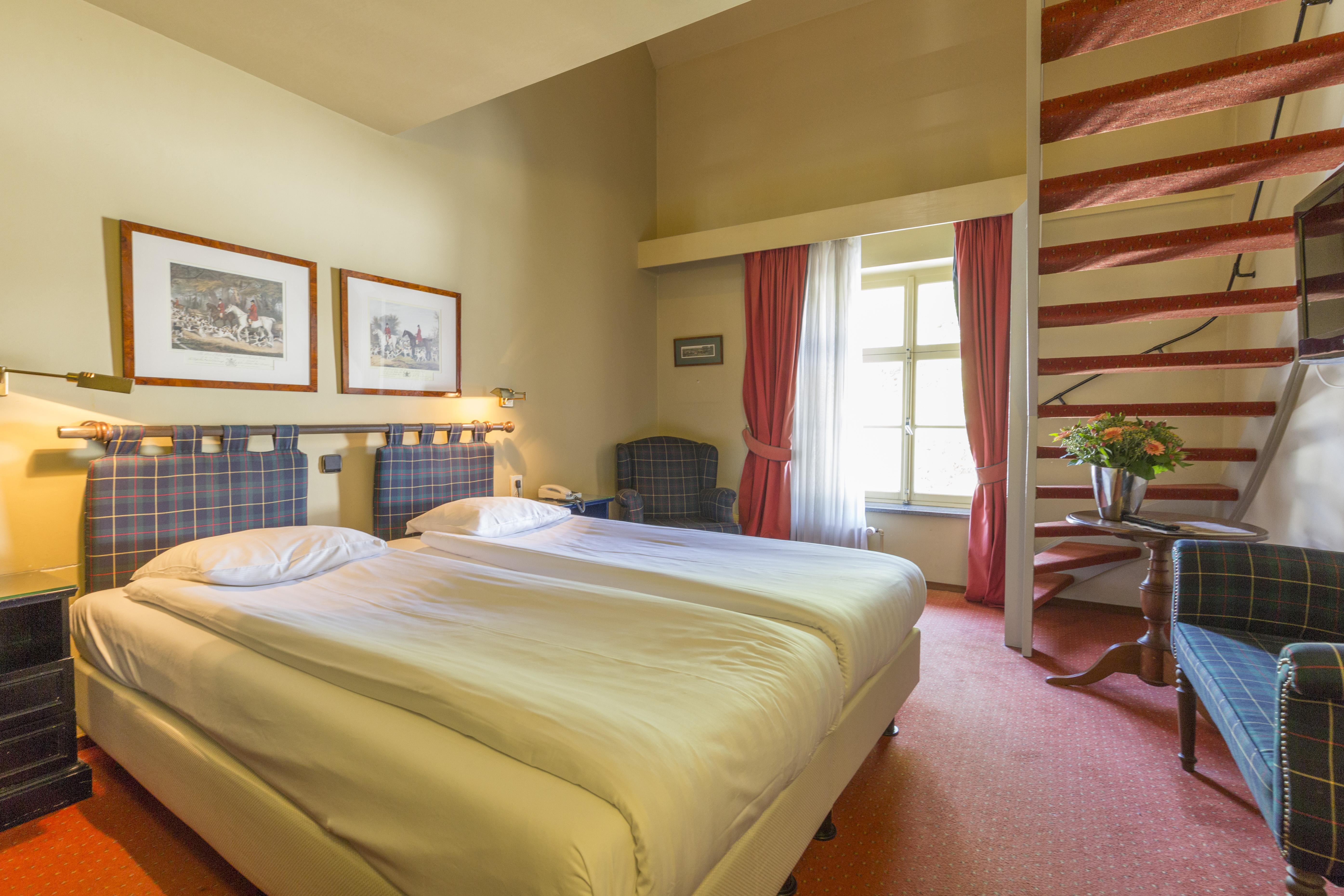 Fletcher Hotel-Restaurant Kasteel Erenstein Керкраде Екстериор снимка