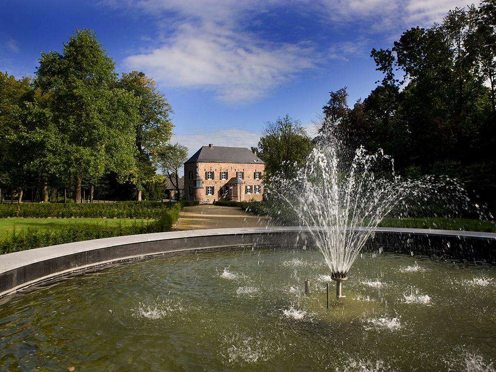 Fletcher Hotel-Restaurant Kasteel Erenstein Керкраде Екстериор снимка