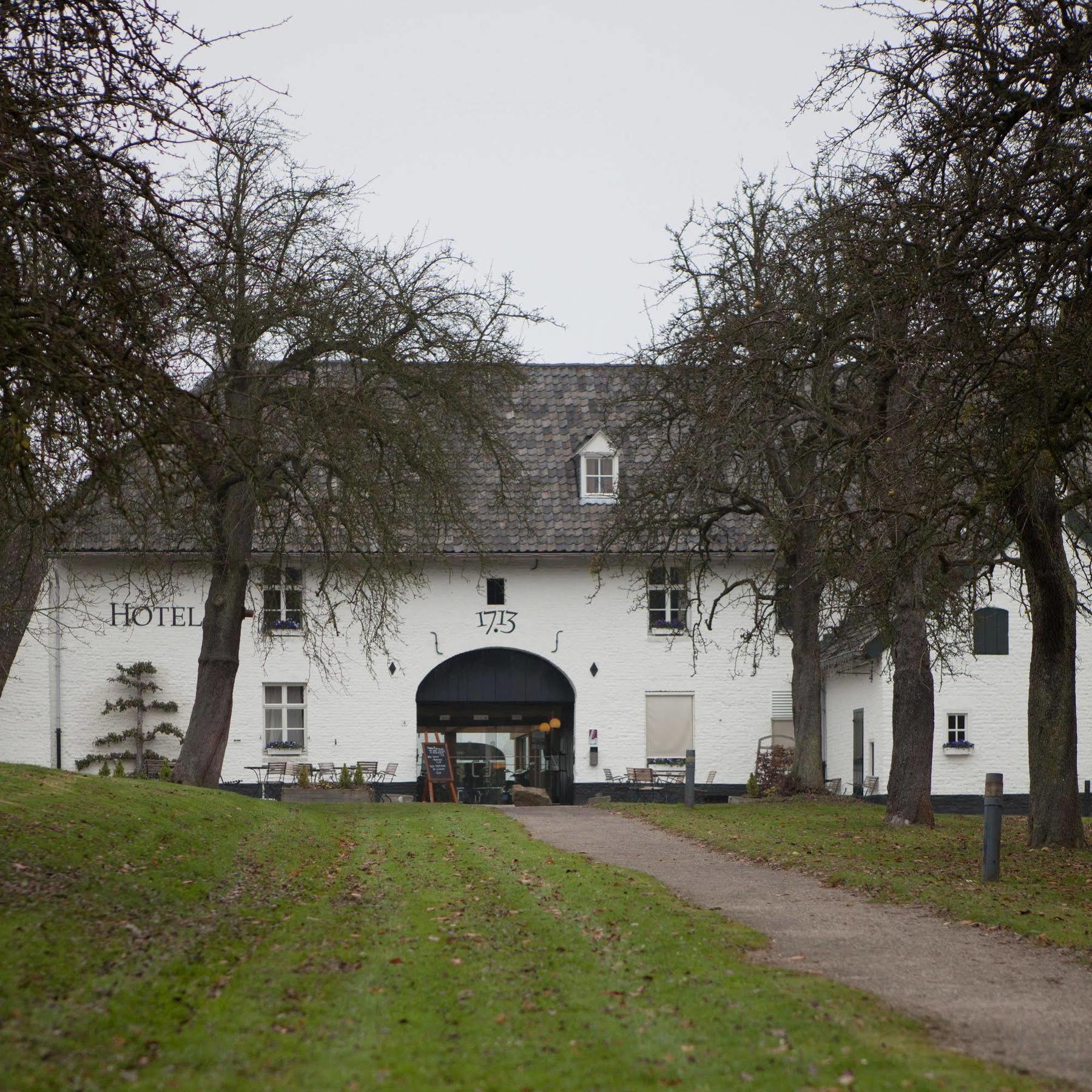 Fletcher Hotel-Restaurant Kasteel Erenstein Керкраде Екстериор снимка