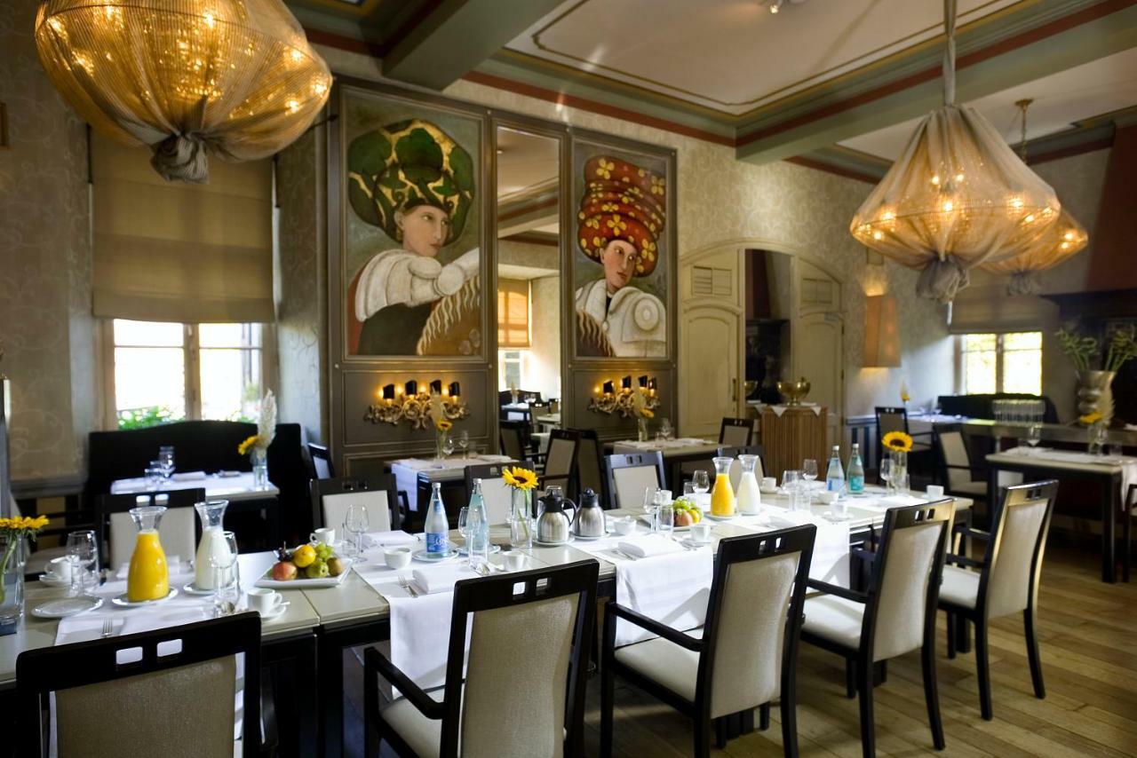 Fletcher Hotel-Restaurant Kasteel Erenstein Керкраде Ресторант снимка